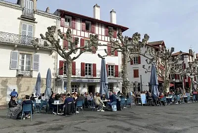 Saint de Luz bistrot face au port