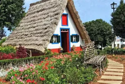 Casas Tipicas de Santana na Ilha da Madeira