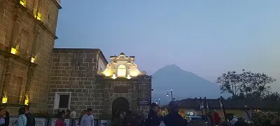ESCUELA DE CRISTO ANTIGUA GUATEMALA