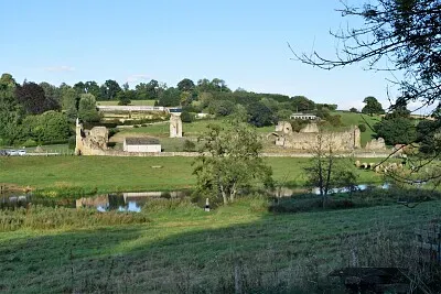 פאזל של Kirkham priory from the train