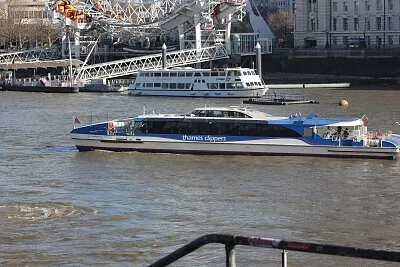 On the Thames jigsaw puzzle
