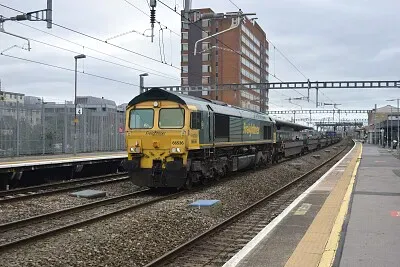Class 66 at Swindon jigsaw puzzle