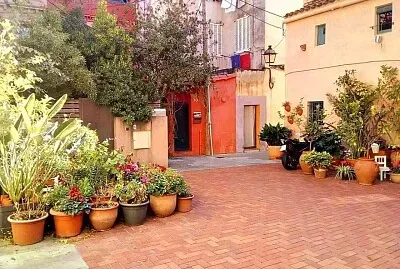 Plaza interior-Barcelona