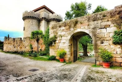 Castillo en Cáceres jigsaw puzzle