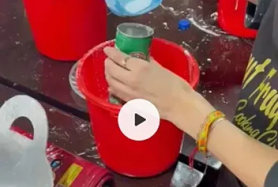 דליים אדומים