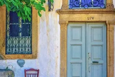 Puerta e higuera