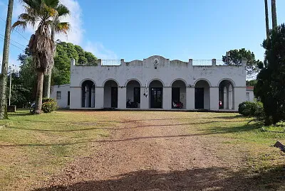 ESCUELA 64