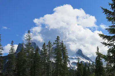 Clood over Three Sisters