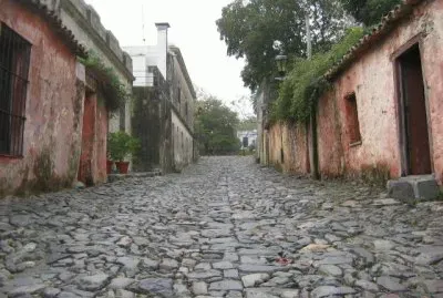 פאזל של Calle los suspiros Colonia del sacramento