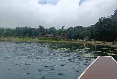 Temple Ulu danau