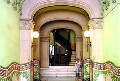 Puerta casa-Barcelona