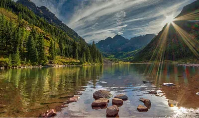 Rayo sol sobre el lago