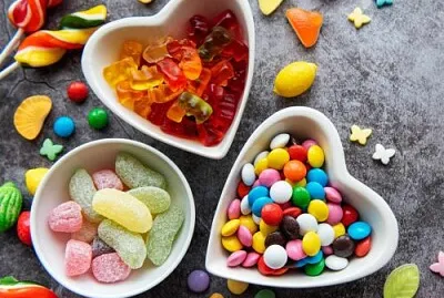 ממתקים בצלוחיות