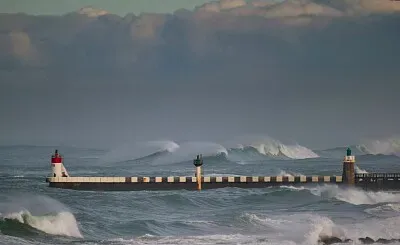La mer en furie 010226