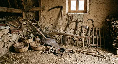 ادوات من الماضي