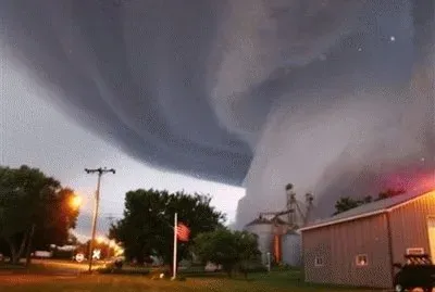 Tornado tocando a la puerta