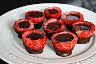 refreshing fruit and chocolate cup