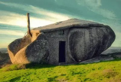 stone house Portugal