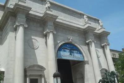 פאזל של ARCO DE LOS HIPPIES. N Y.