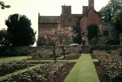 Chartwell manor haunted by Randolph Churchill