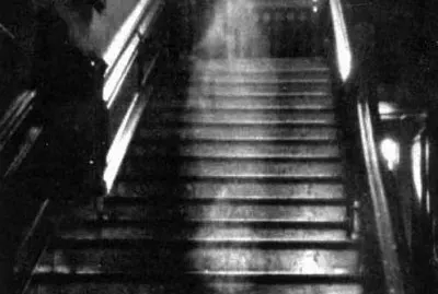 Raynham Hall ghost of brown lady 1936
