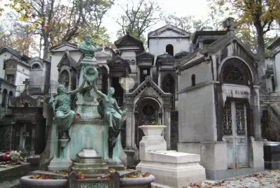 pere lachaise cemetery Paris