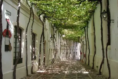 Spanish lane