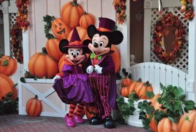 Mickey 's Halloween Party jigsaw puzzle