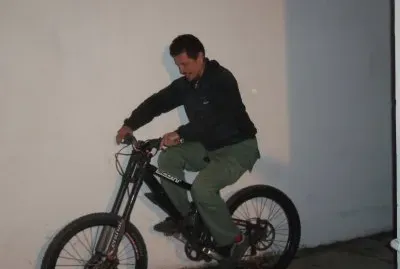 con la bici de maxi