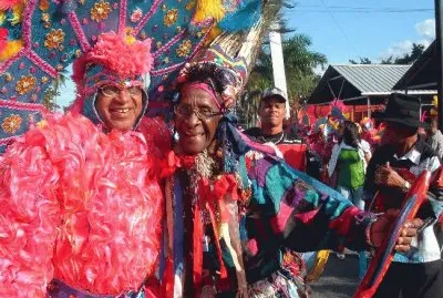 COMPARSA LOS LEONES: PEPE Y LINDA