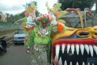 DIABLOS COJUELOS Y CARROZA BRUGAL