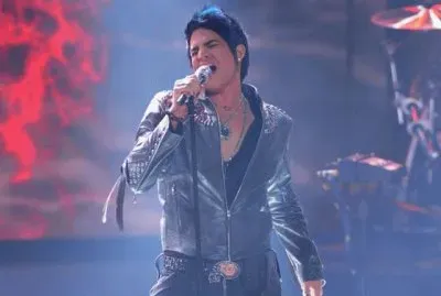 adam lambert singing a whole lotta love on idol