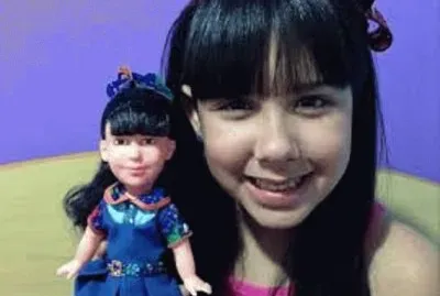 cintiha cruz com a sau boneca cris de chiquititas