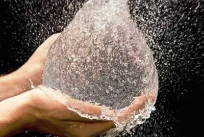 פאזל של water balloon exploded 1 milisecond ago-16