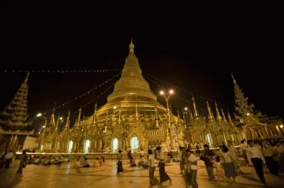 פאזל של Swedagon Pagoda in the evening  Yangon  Myanmar
