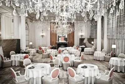 ALAIN DUCASE, RESTAURANTE ESPECIAL.