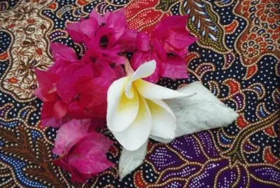 Kembang Kertas and Kamboja  Melasti ceremonie