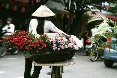 Women with Flowers  Hanoi  Vietnam