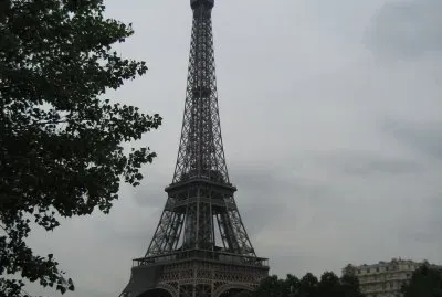 PARIS: TOUR EIFFEL