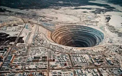 פאזל של Mina de diamantes de Mirny. Siberia, Rusia
