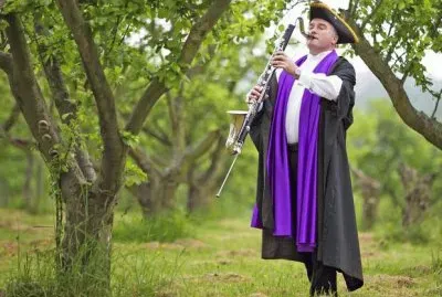 Musical Plum Charmer-Pershore, UK