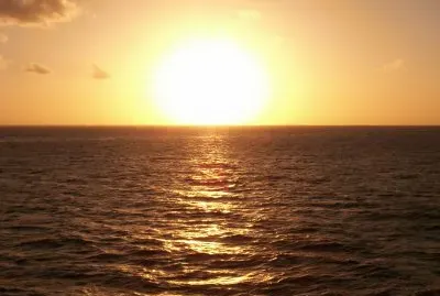 Morettinha por sol navio