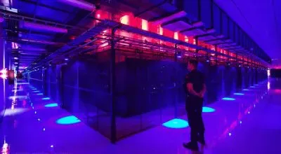 פאזל של Computer Data Center for On-Line Servers