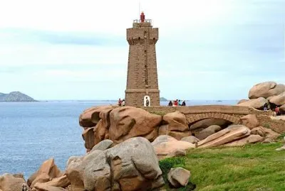 Faro de PloumanacÂ´h (BretaÃ±a francesa)
