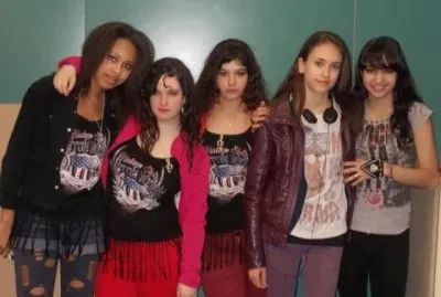 Con sus amigas jigsaw puzzle