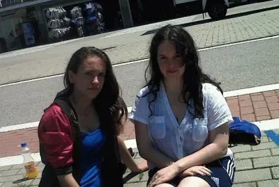 Con una amiga jigsaw puzzle