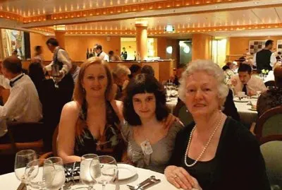 Cenando en el crucero