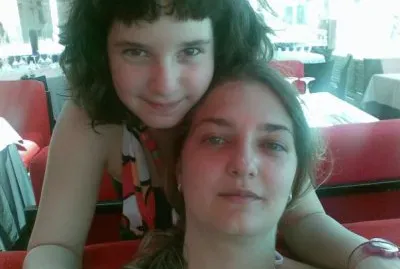 Con su hermana Marta jigsaw puzzle