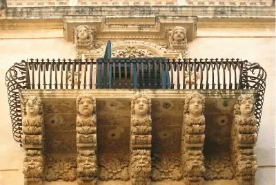 BalcÃ³n barroco en Ragusa - Sicilia