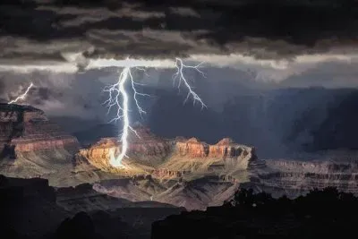 פאזל של mujer en el precipicio